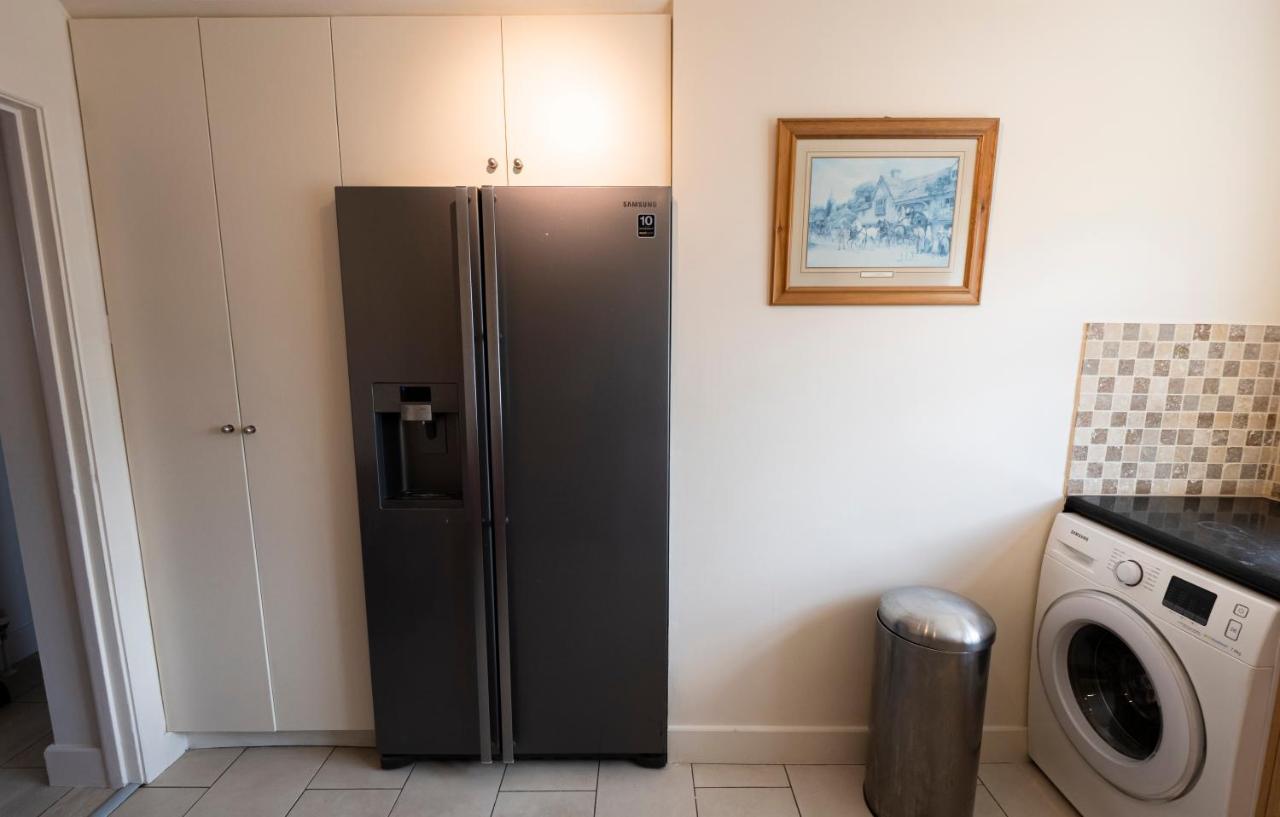 19 Shrewsbury Walk Apartment Isleworth Bagian luar foto