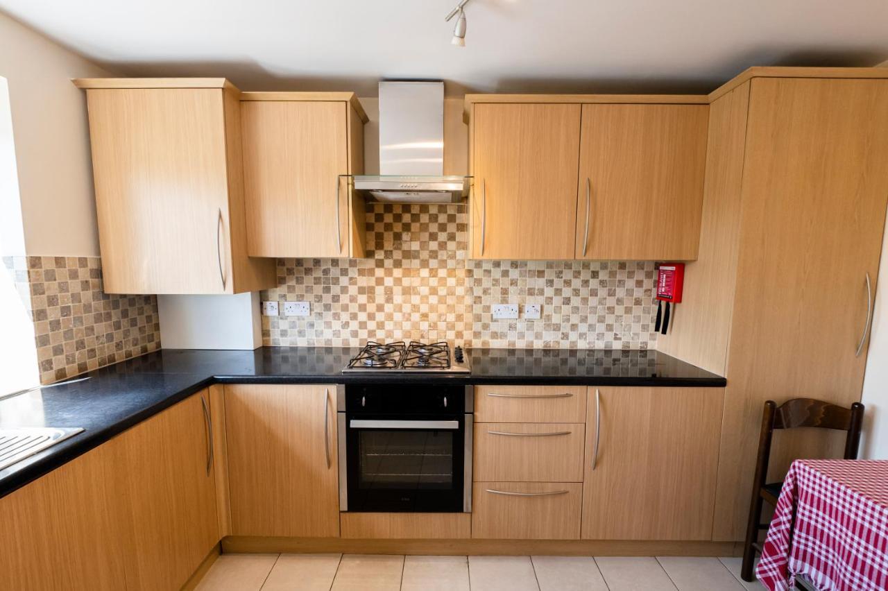 19 Shrewsbury Walk Apartment Isleworth Bagian luar foto