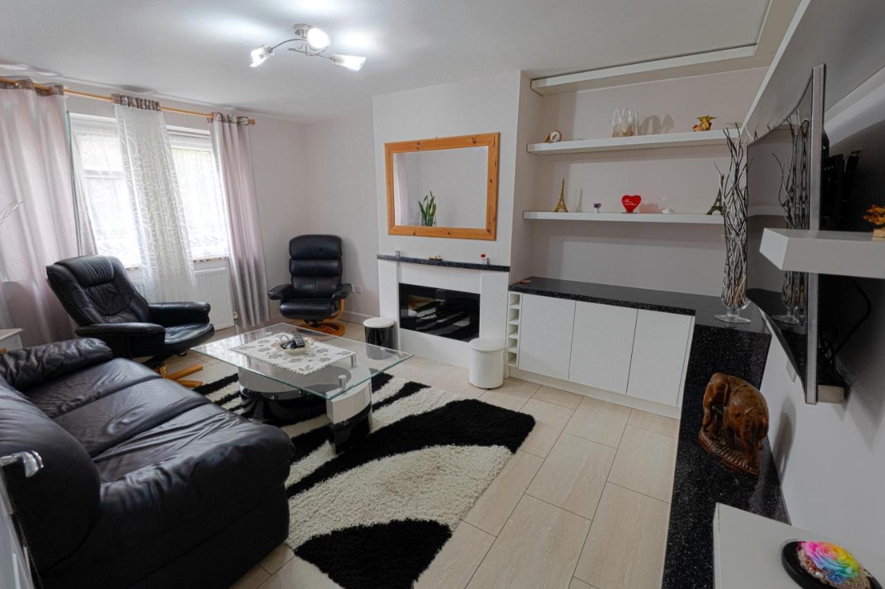 19 Shrewsbury Walk Apartment Isleworth Bagian luar foto